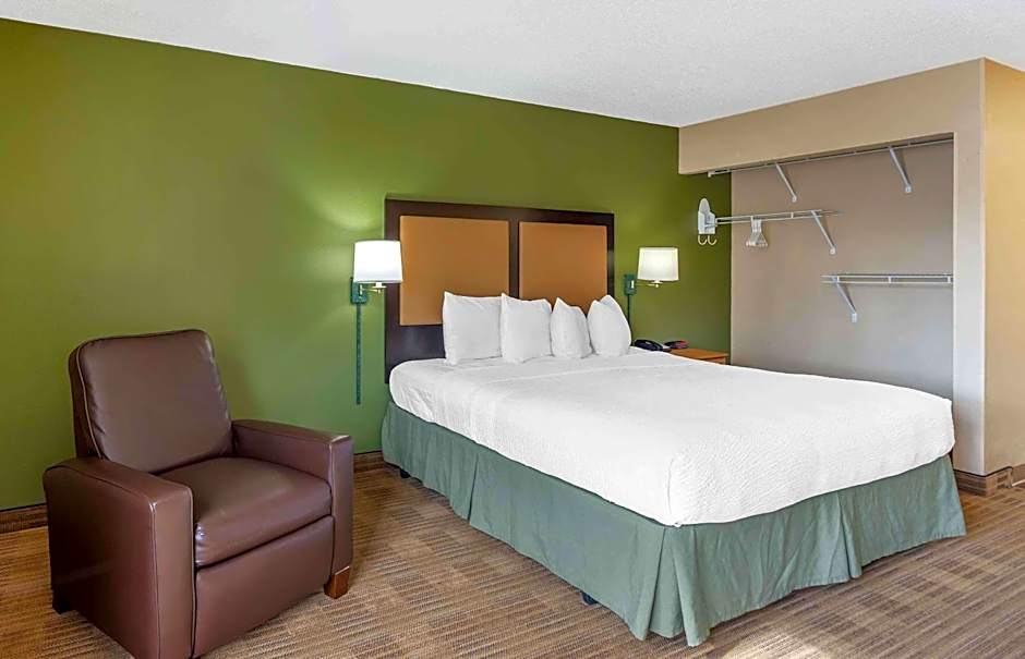 Extended Stay America Select Suites - Chicago - Naperville - East