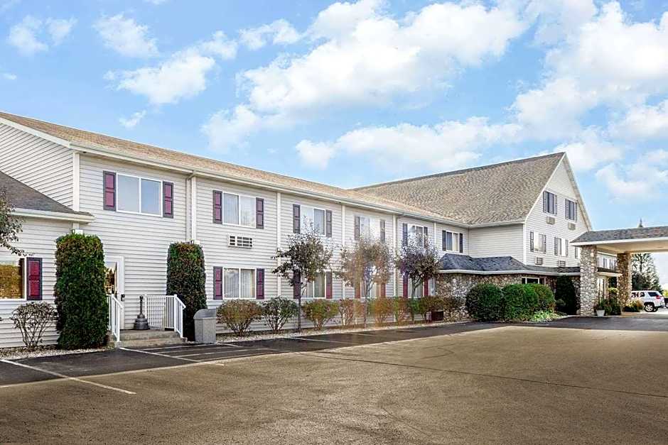 Super 8 by Wyndham St. Ignace