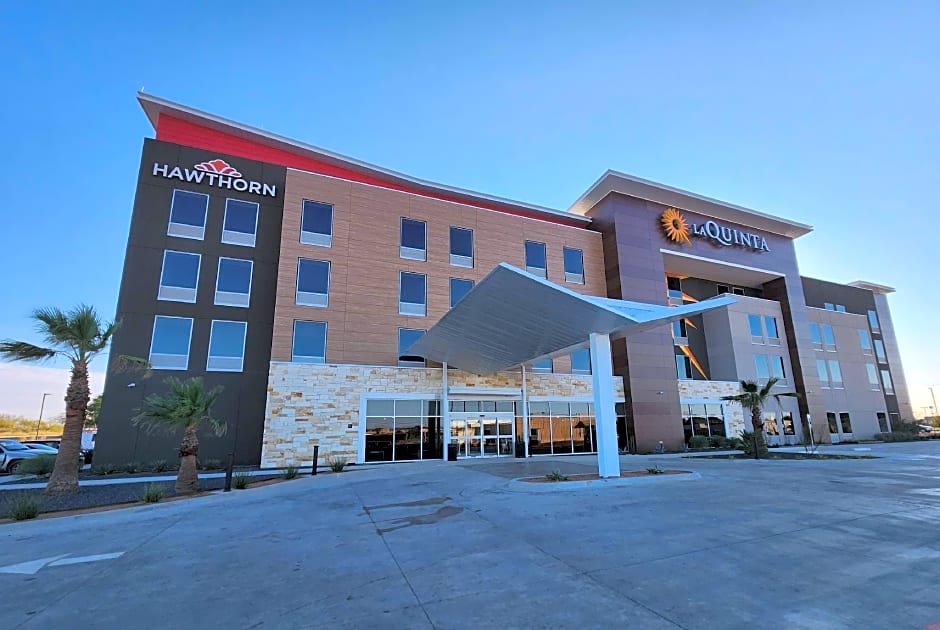 Hawthorn Suites by Wyndham Del Rio