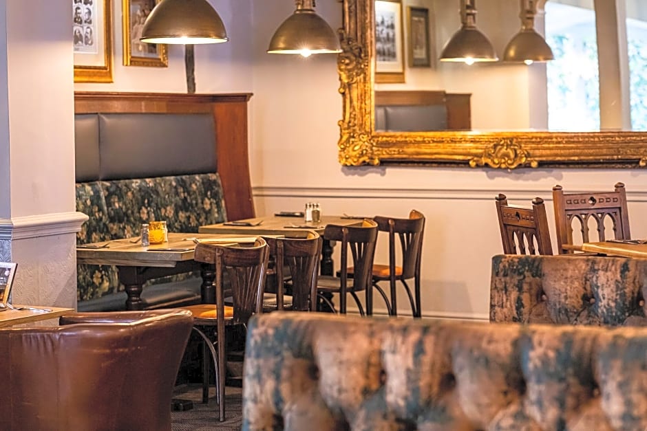 Kings Arms and Royal Hotel 