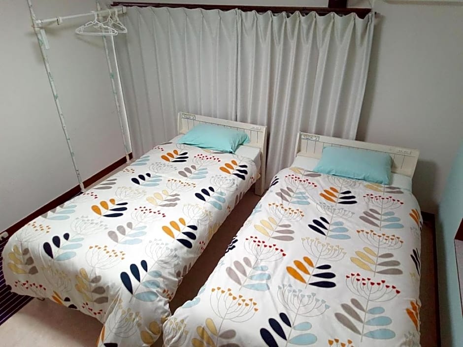 Mike's B&B Tokoname