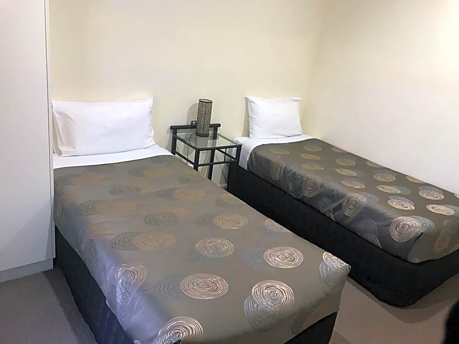 Sportsmans Motor Inn