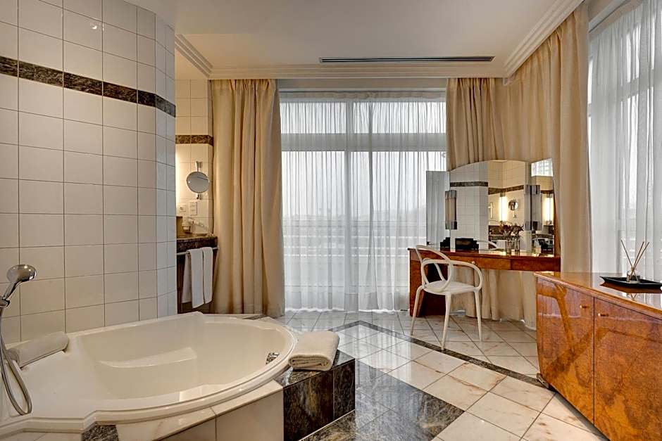 Vichy Spa Hotel Les Celestins
