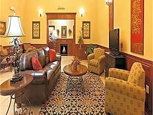 Holiday Inn Express Hotel & Suites Clarksville