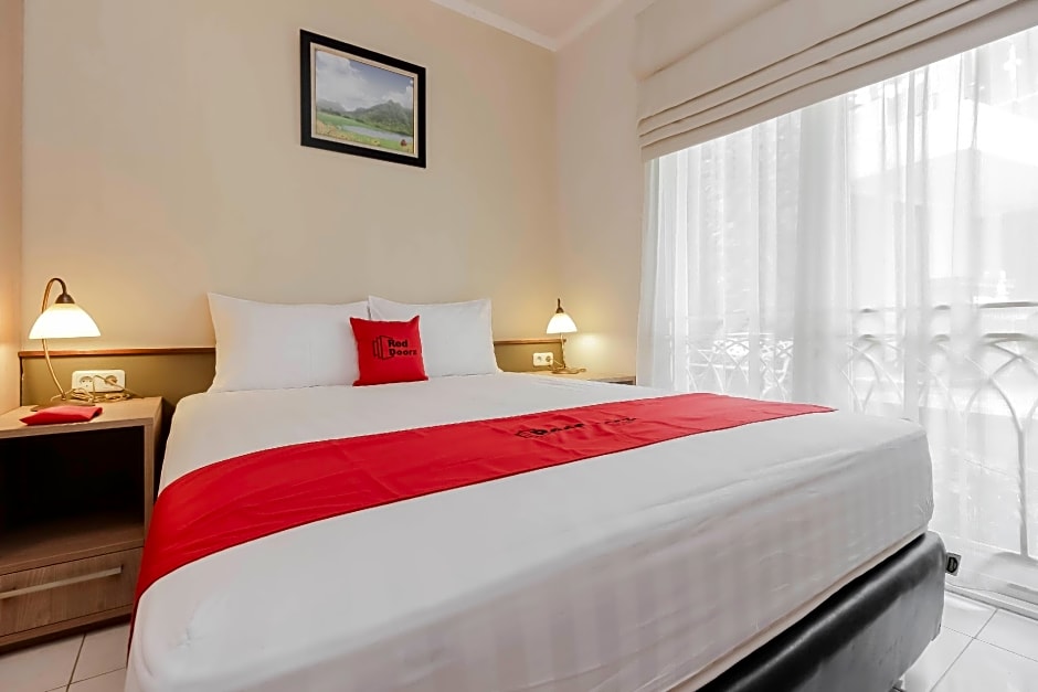 RedDoorz Syariah Plus @ Jatibening