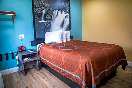 Queen Room - Disability Access/Non-Smoking