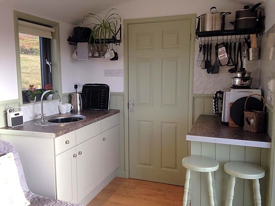 Upper Gilwern Quarry Hut