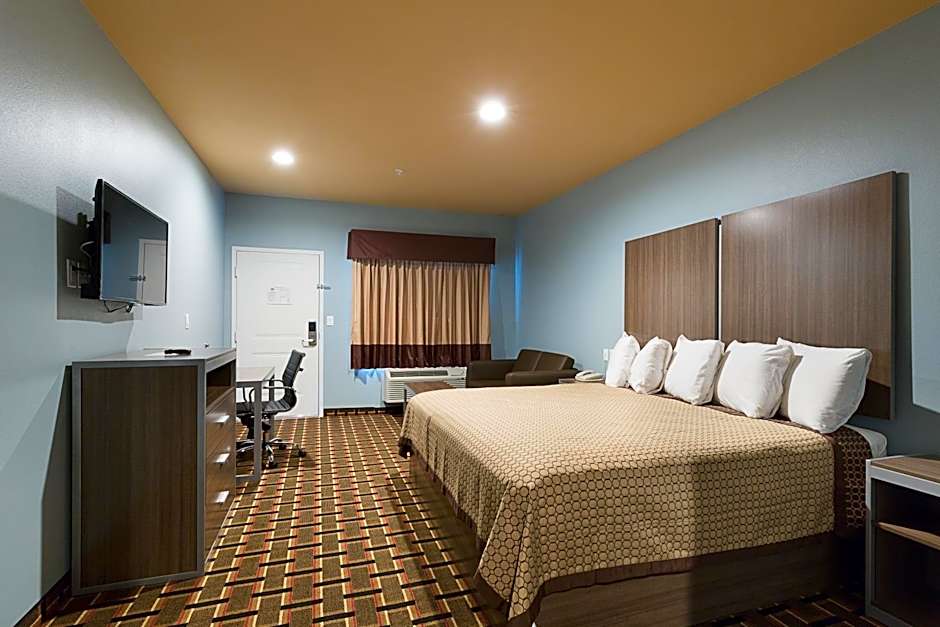 Scottish Inns & Suites - Crosby