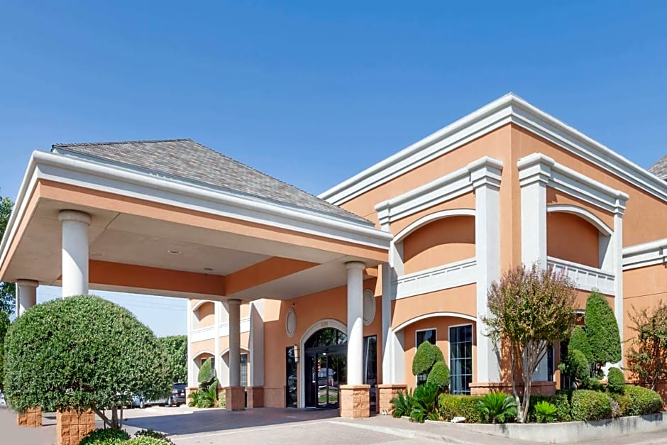 Days Inn by Wyndham Irving Grapevine DFW Airport North