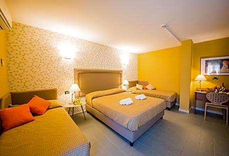 Triple Room
