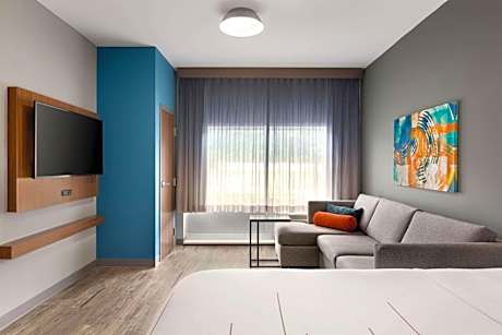 Deluxe Queen Room with Two Queen Beds - Non-Smoking