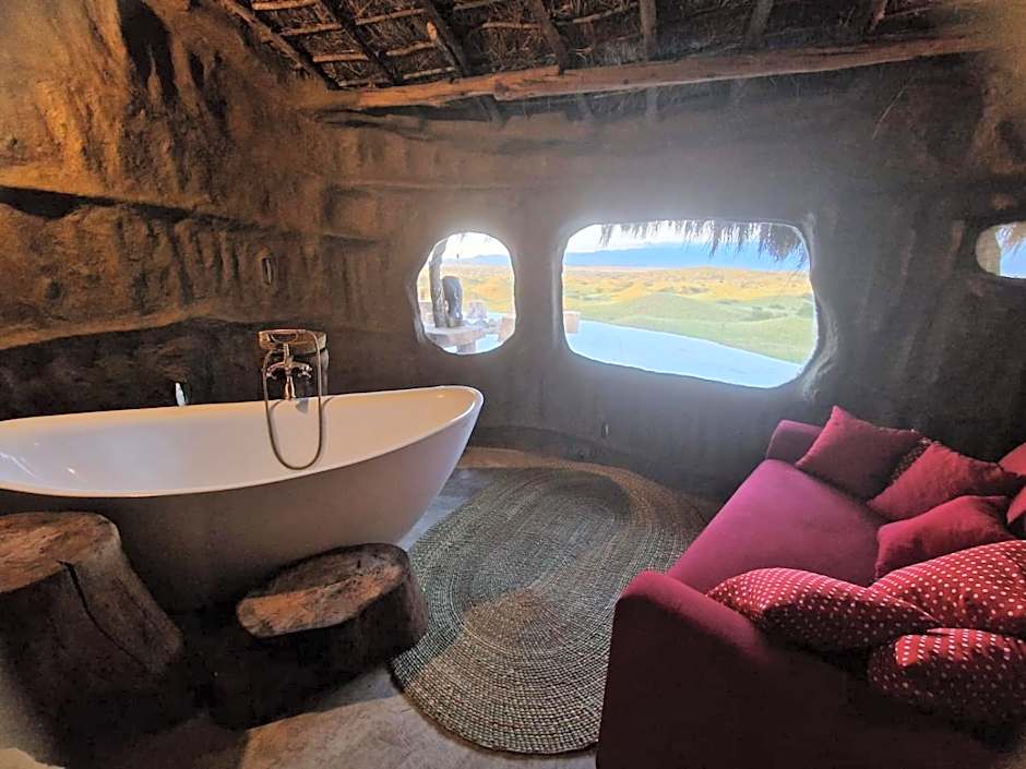Original Maasai Lodge – Africa Amini Life