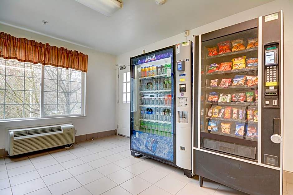 Studio 6-Mountlake Terrace, WA - Seattle