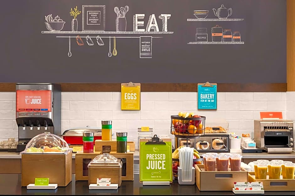 Hampton Inn & Suites Kelowna, British Columbia, Canada