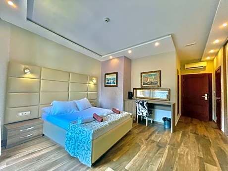 Triple Room with Balcony