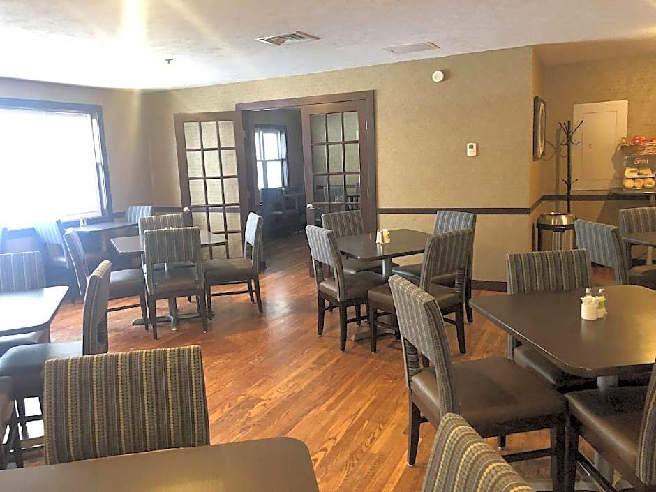 Ivy Court Inn and Suites