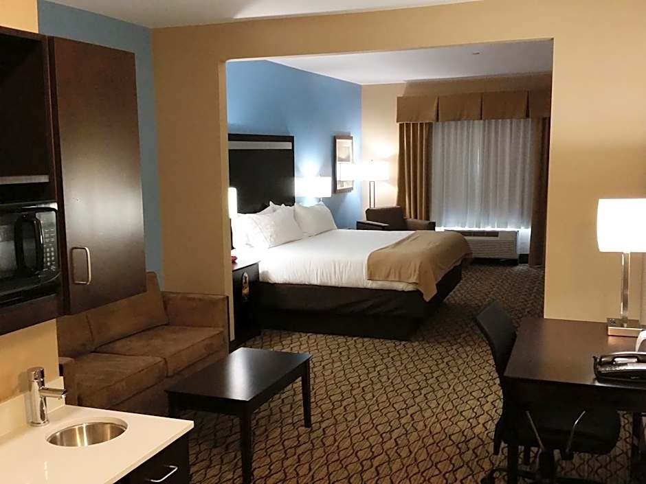 Photo 1 of 2 of 1 King Bed Suite