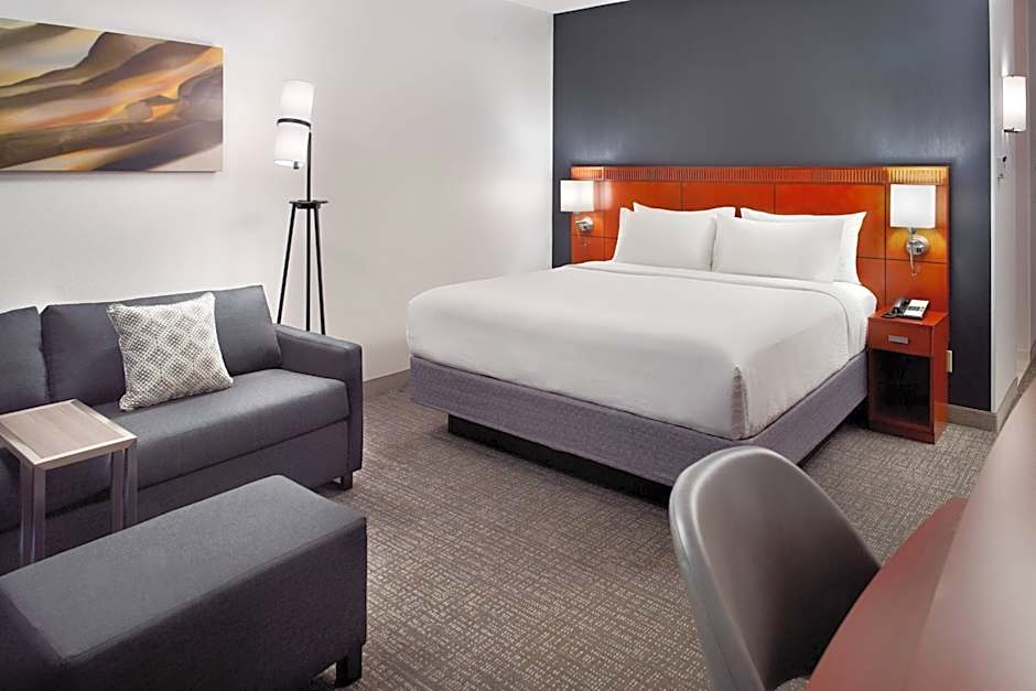 Courtyard by Marriott Raleigh Midtown