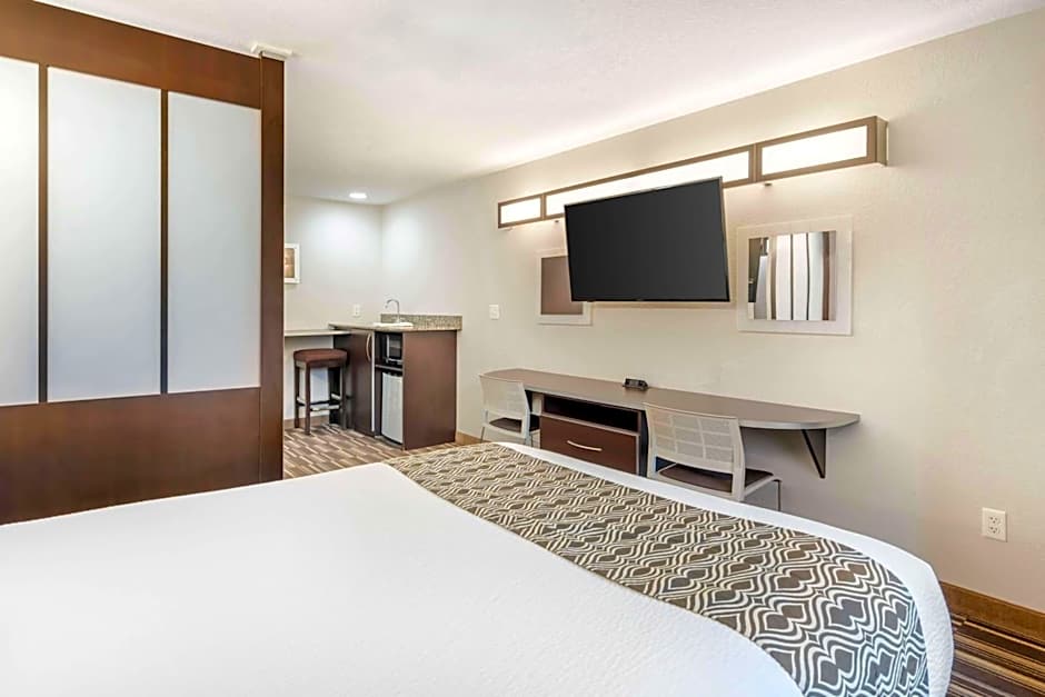 Microtel Inn & Suites By Wyndham Brooksville