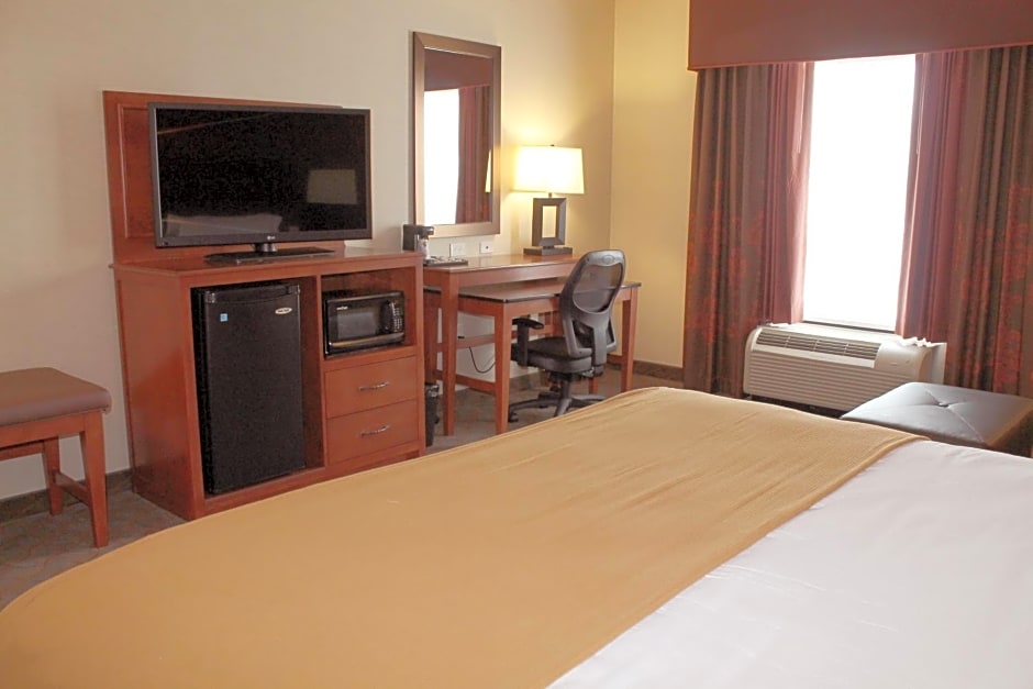 Holiday Inn Express & Suites Paducah West