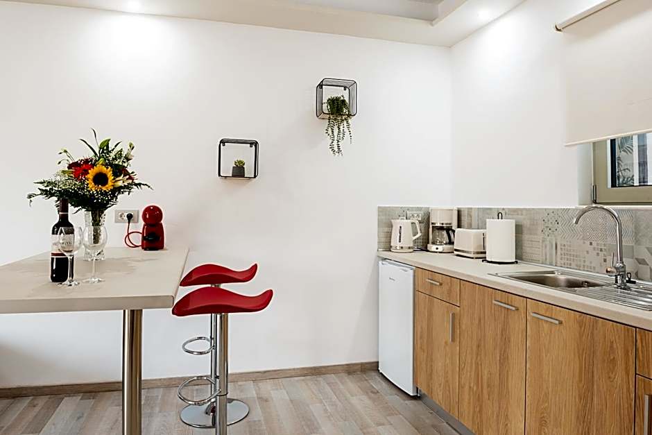 Terinikos Sunny Garden Hotel & Junior Suites New Renovation 2025