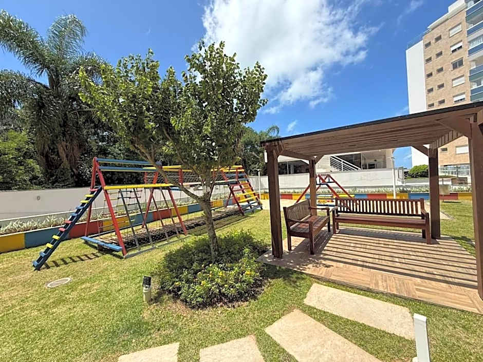 cód 55 - Apartamento no melhor condomínio da praia