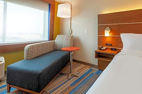 King Room - Hearing Accessible