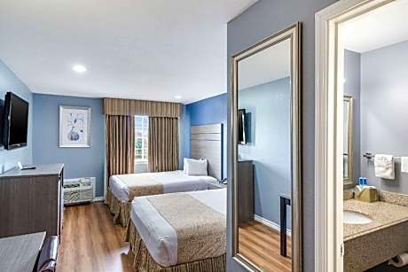 2 Queen Beds, Nonsmoking, Accessible