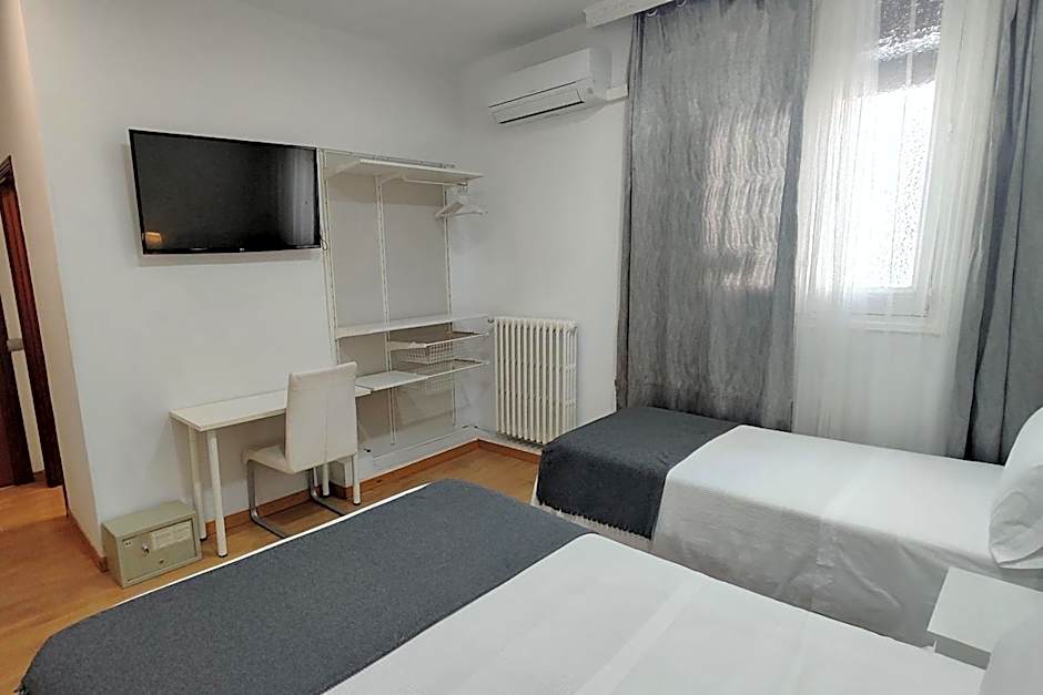 Hostal Cervantes