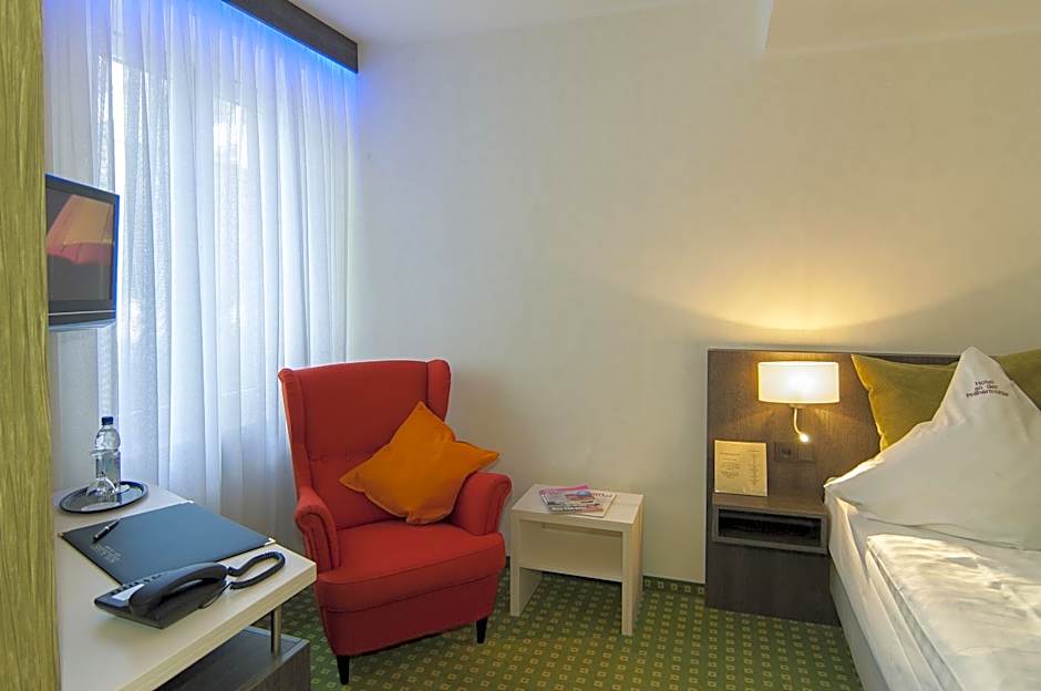 Photo 1 of 8 of Single Room