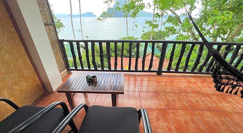 Golden Monkey Beach Hotel