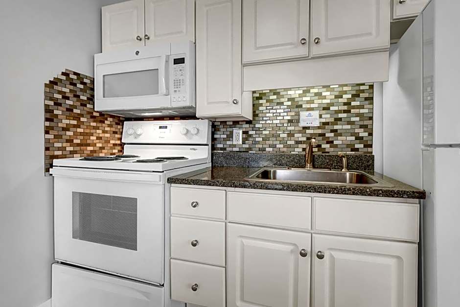 Sandpeddler Inn and Suites
