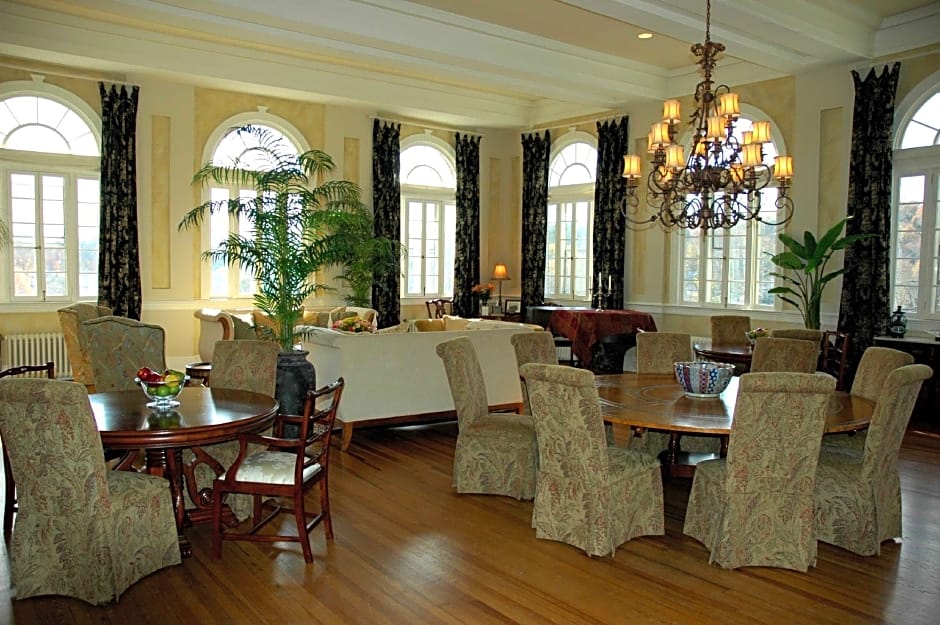 The Firehouse Inn