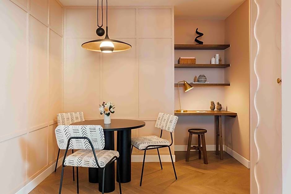 Clemonte Hotel - Your Reception-less Boutique Hideaway