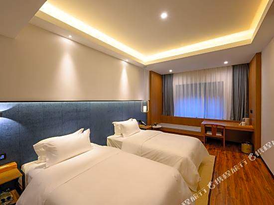 Yisu Impression Hotel (Ningbo Tianyi Square chenghuangmiao station)