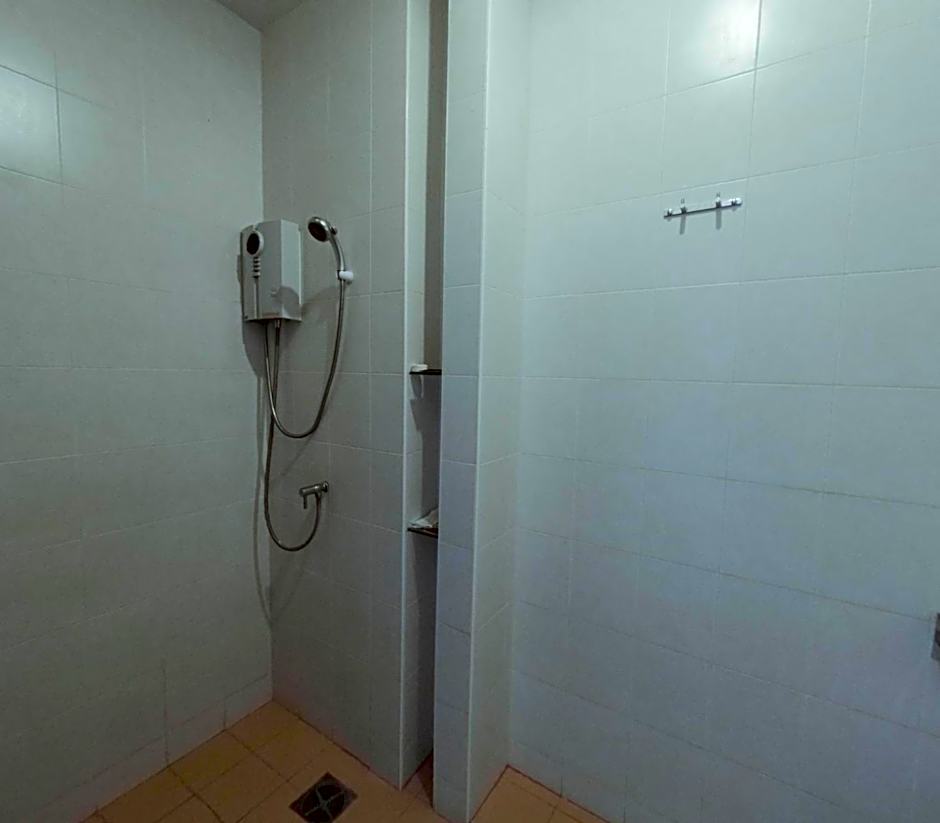 Le Ranong Bistro Hotel