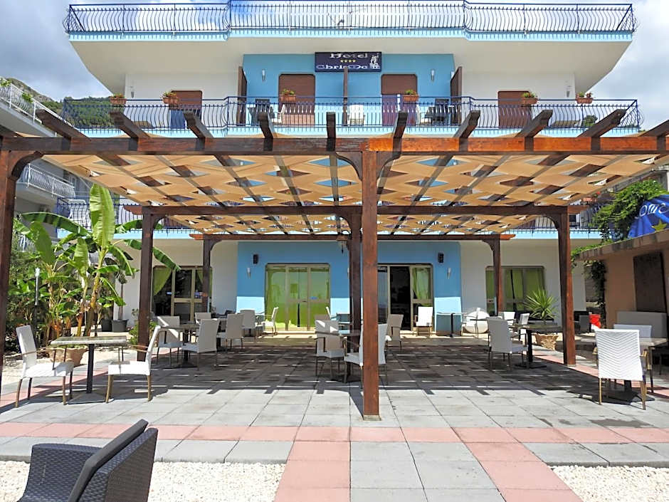 ChrisMare Hotel