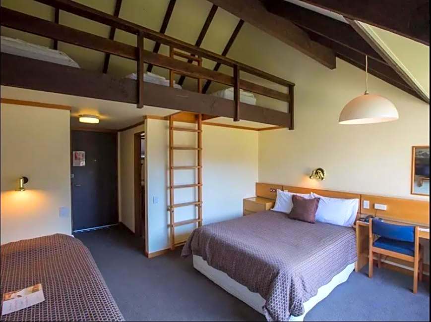 Alpine Lodge