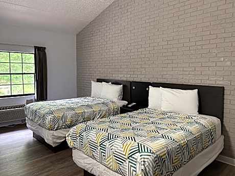 2 Full Beds | Smoking, Kitchen