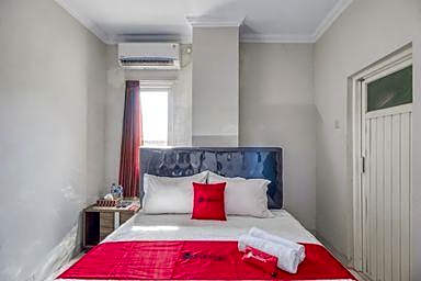 RedDoorz near Condongcatur Bus Station