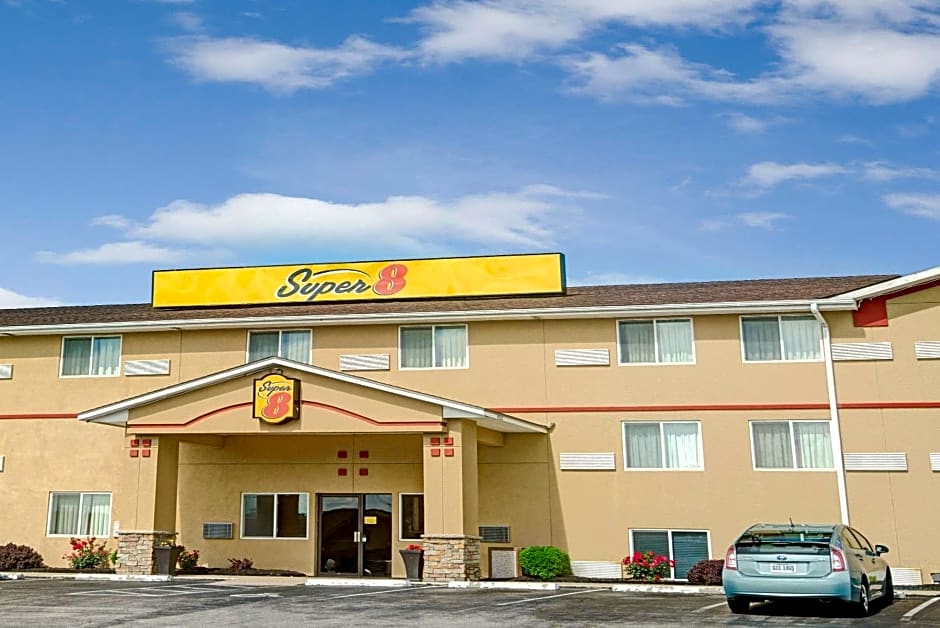 Super 8 by Wyndham Independence Kansas City