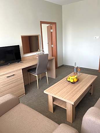 Deluxe One-Bedroom Apartment with Garden View