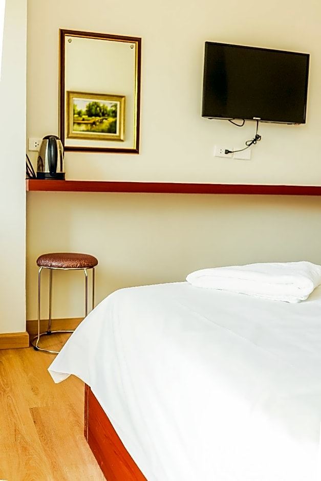 Douangpraseuth Hotel