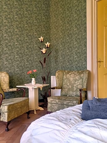 Twin Room with Private Bathroom