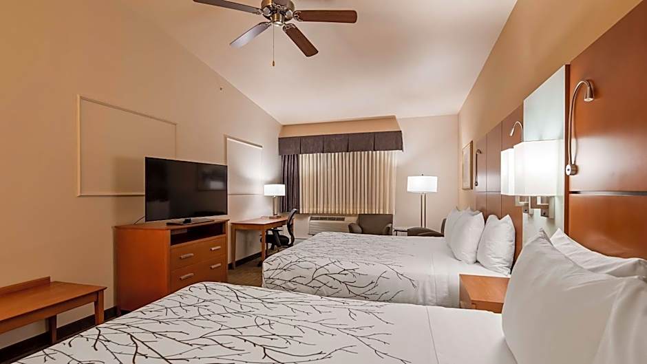 Best Western Plus Silver Saddle Inn