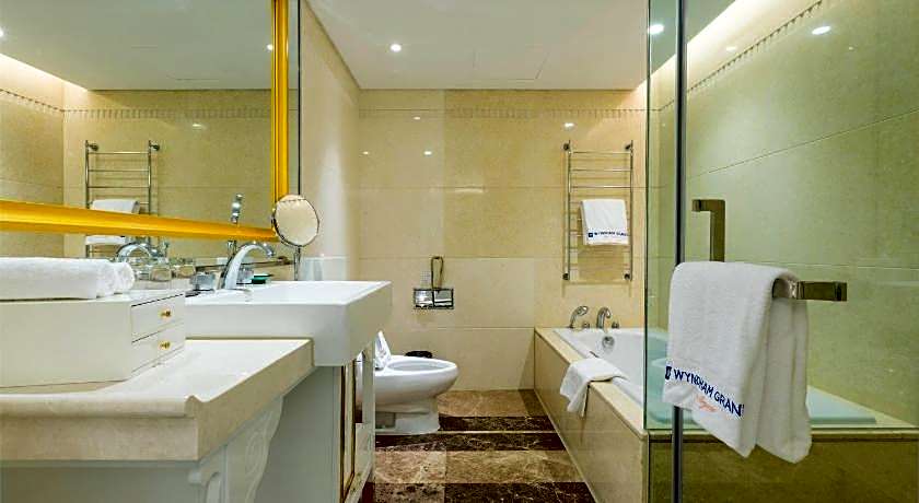 Wyndham Grand Plaza Royale Ningbo
