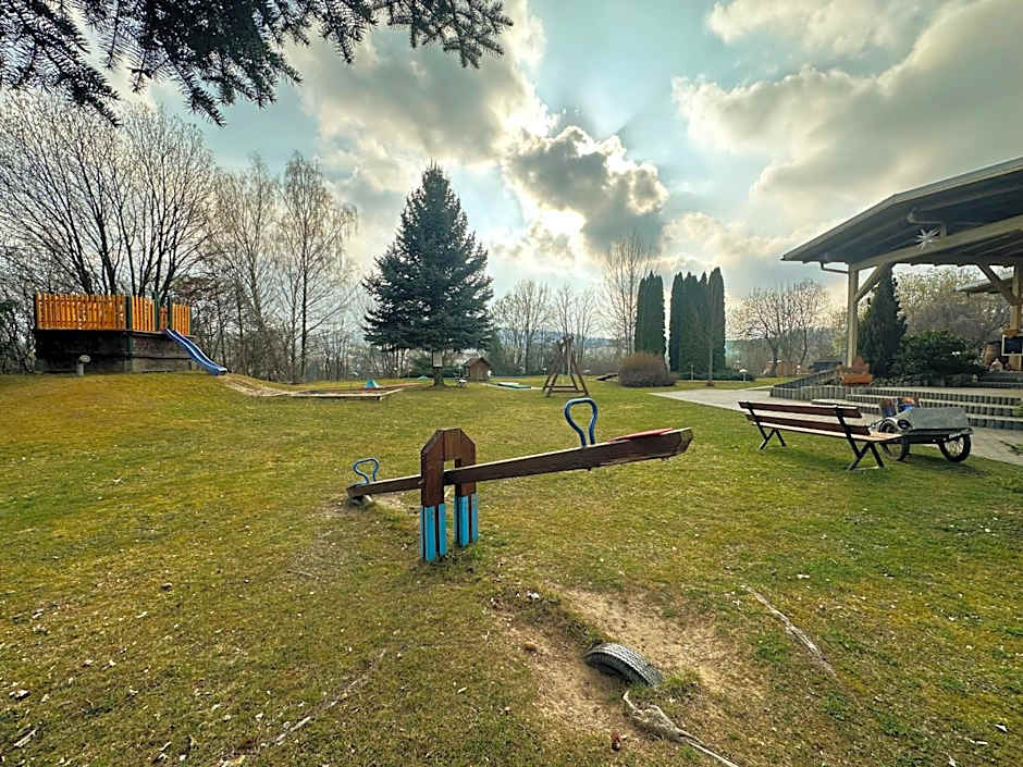 Hotel am Lärchenberg I Frühstück, WLAN, Parkplatz