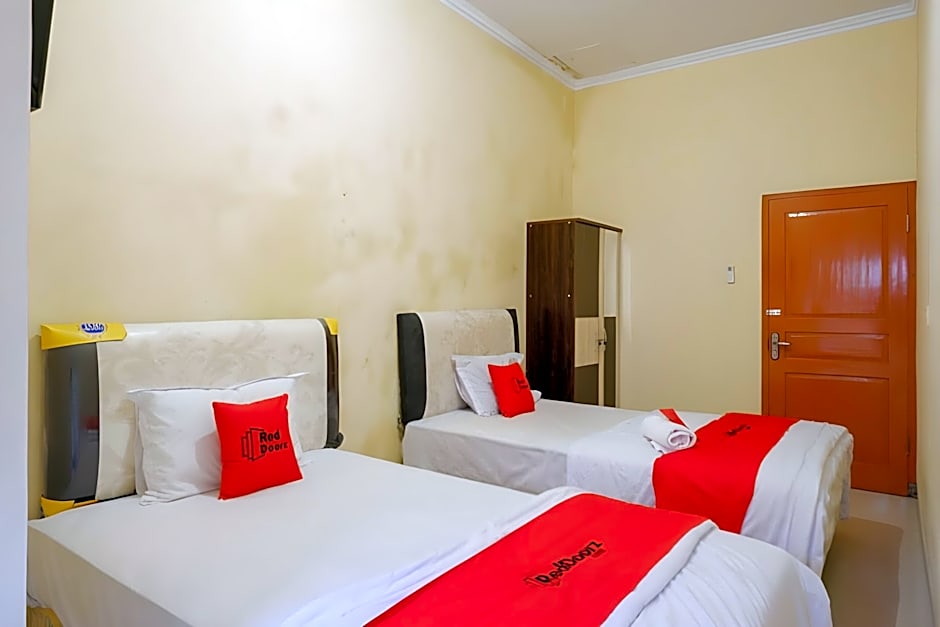 RedDoorz near Sleman City Hall 3 – Yogyakarta, MN