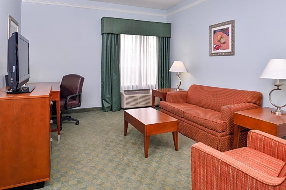 Holiday Inn Express Tampa N I-75 - University Area