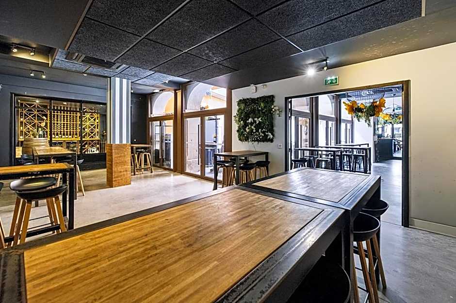 Le Couvent - Hostel